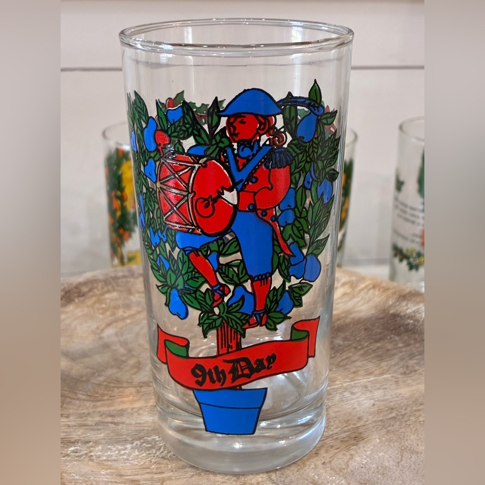 12 days of Christmas, vintage glassware, glass # 9
Festive holiday glassware